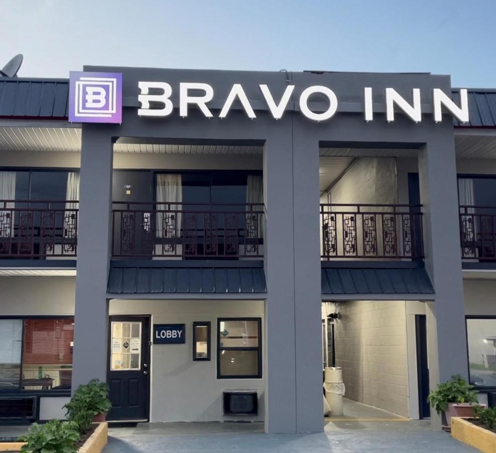 Bravo Inn Johnson City Exterior photo
